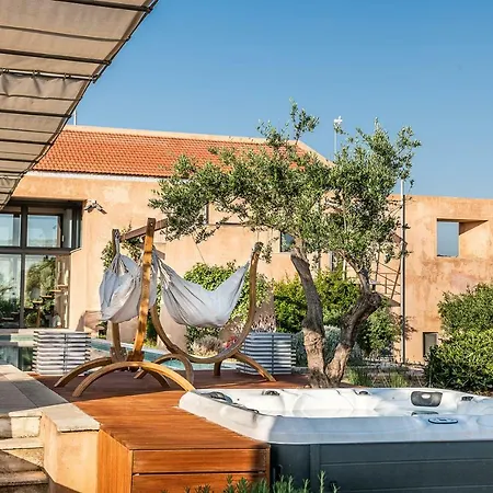 Annaniko Villa *